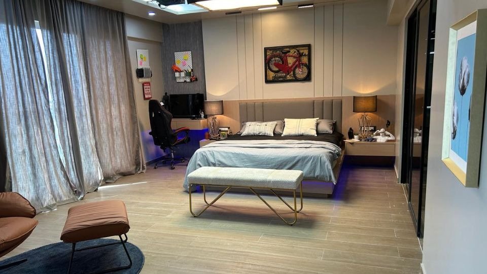 Contemporary Master Bedroom Suite